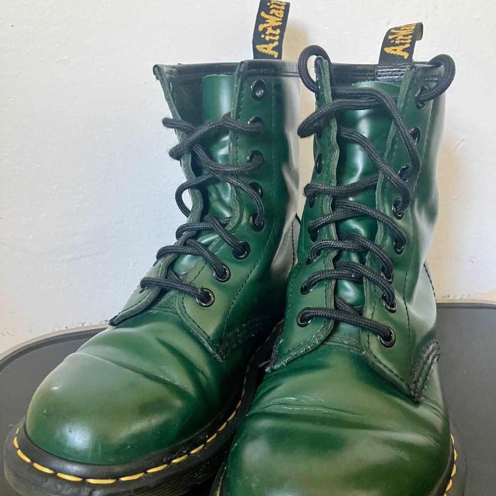Doc Martens combat boots GREEN 8 eye mens size 4 5L